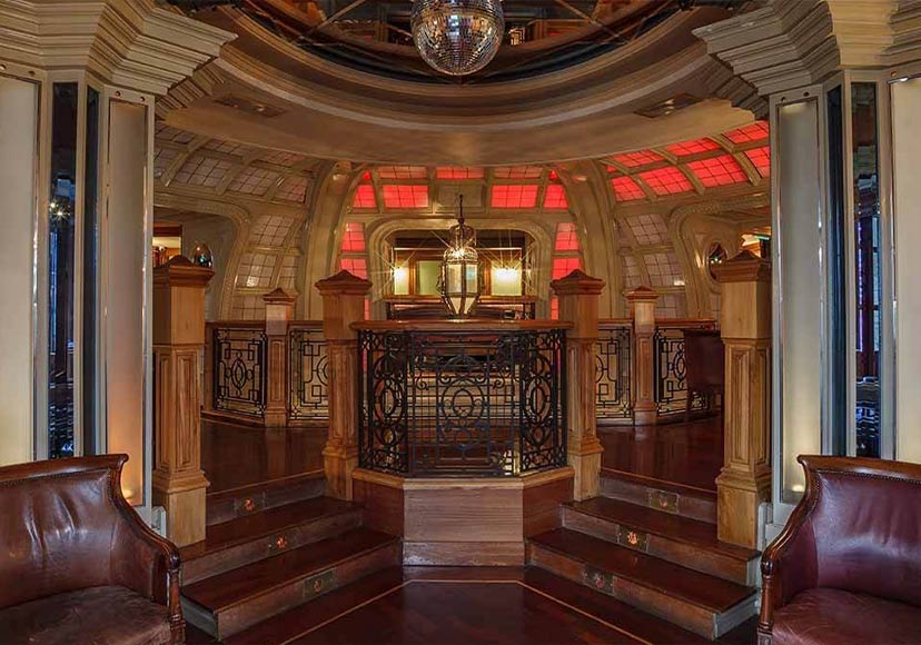 The Prince of Wales Hotel nightclub top floor.